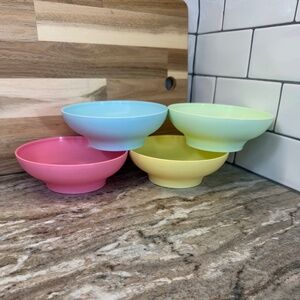 Tupperware Bowls #890 Spring Pastel Colors Soup Cereal Salad Bowls VTG Set of 4